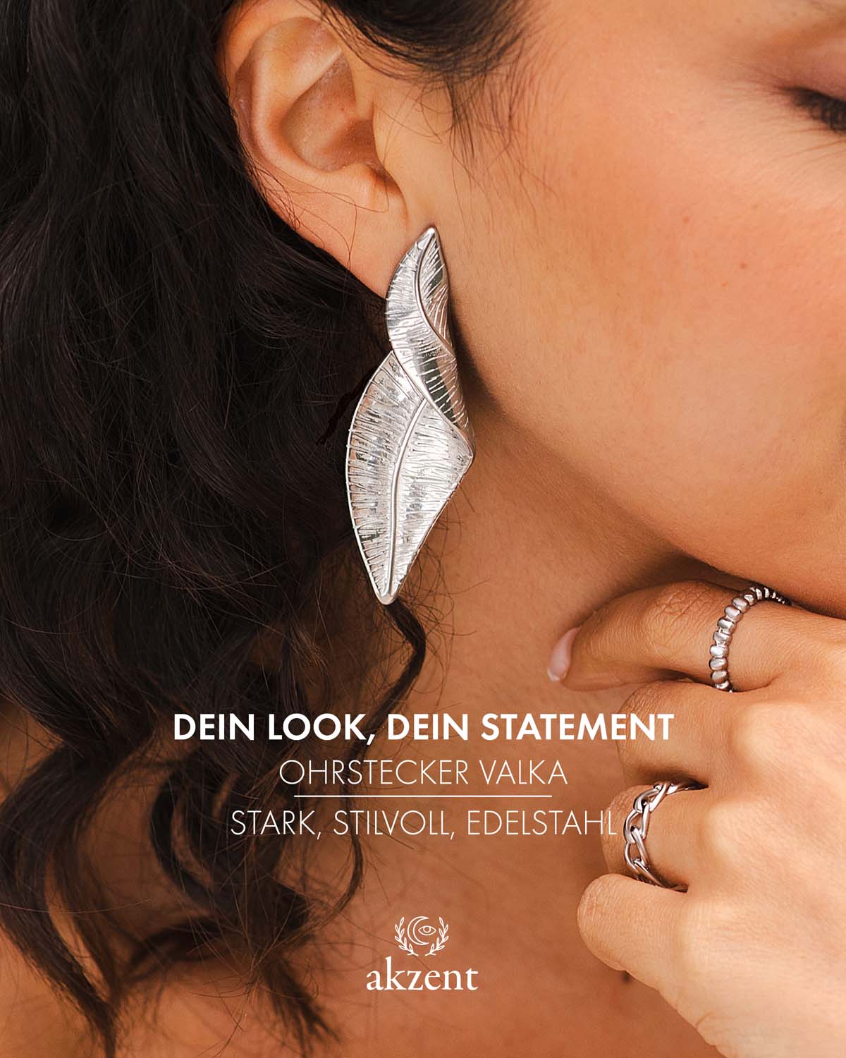 Akzent "Valka" Ohrstecker geschwungenes Blatt